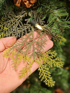 ÁRVORE REALISTA PINHEIRO CONSTELAÇÃO 400 LEDS WARM 1241 GALHOS 2,10CM MODELO CLICK BIVOLT