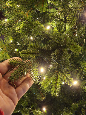 ÁRVORE REALISTA PINHEIRO AUSTRAL 2,10CM 450 LEDS WARM 801 GALHOS BIVOLT