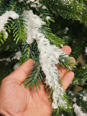 ÁRVORE PINHEIRO NEVADO SUPER REALISTA NASHVILLE 2614 GALHOS 2,25CM