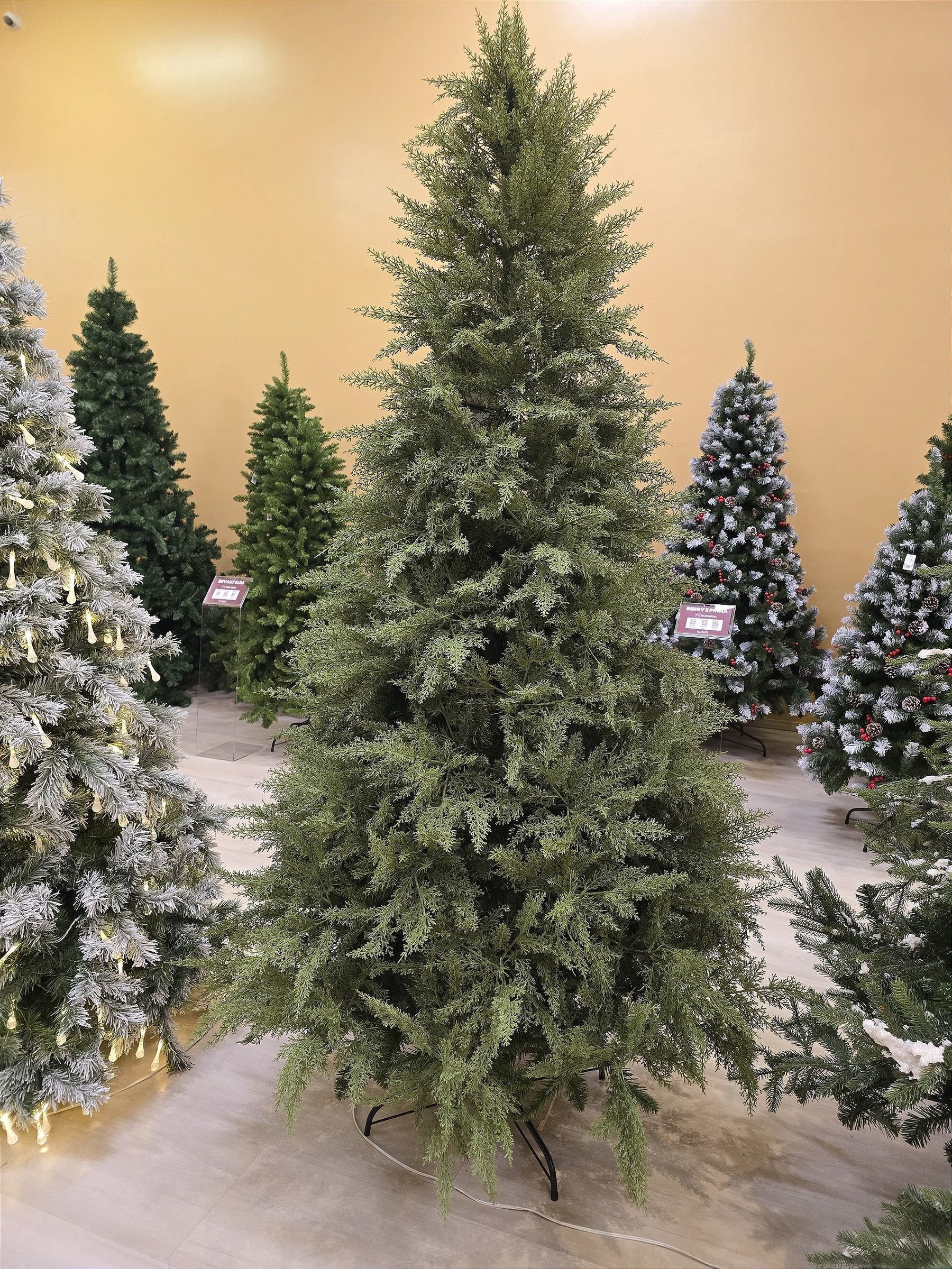 ÁRVORE PINHEIRO SUPER REALISTA NEW JERSEY 1240 GALHOS 2,10CM - PRÉ VENDA 2025