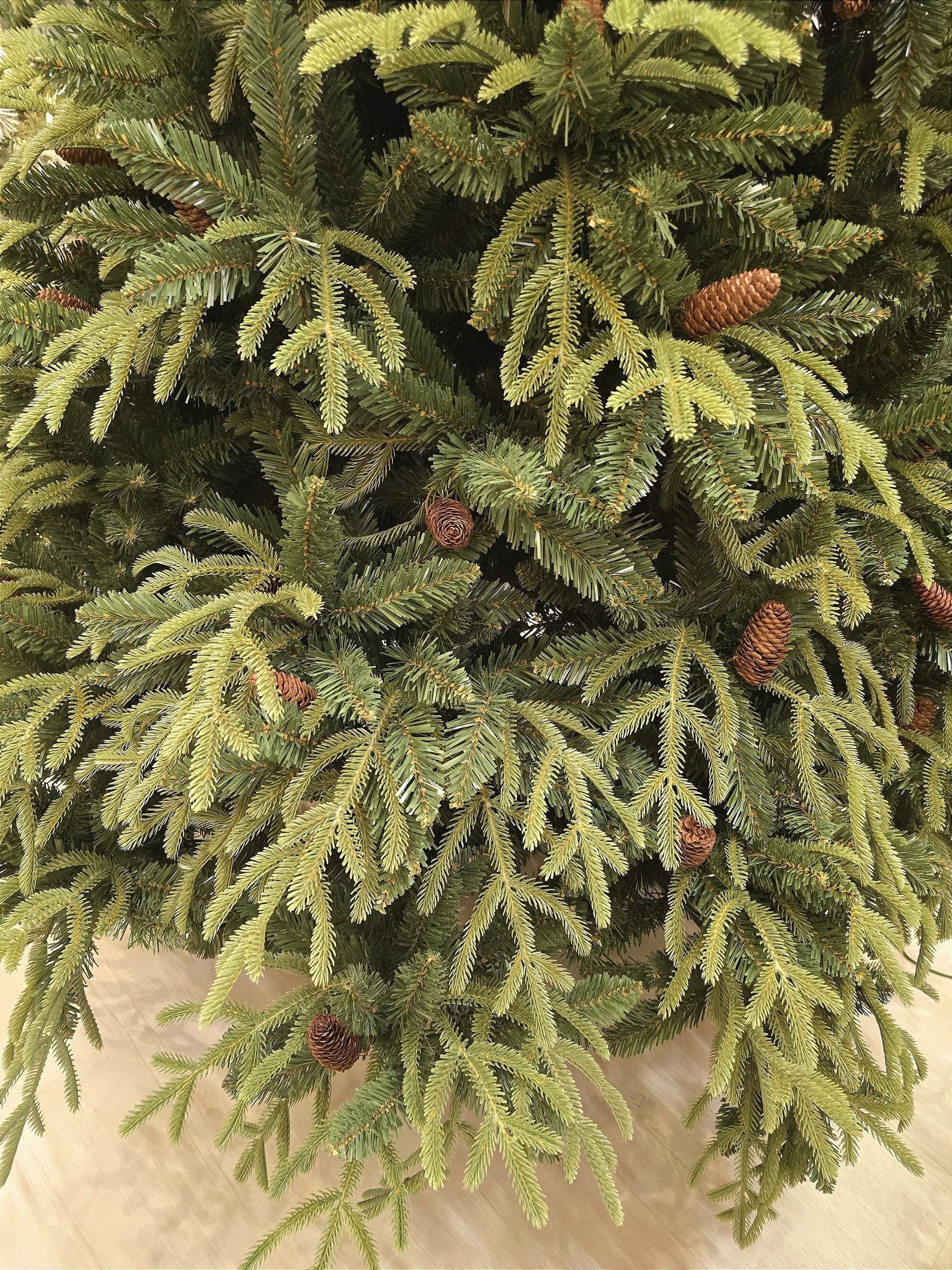 Árvore Realista Clic 4428 Galhos - Com Led embutido - BRINDE EXCLUSIVO PRÉ-VENDA