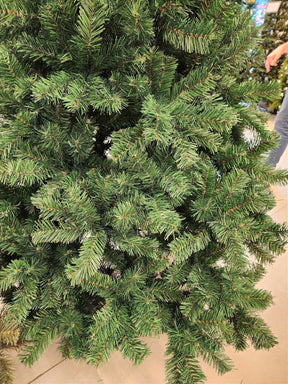 ÁRVORE TRADICIONAL COPACABANA 1350 GALHOS 2,40CM